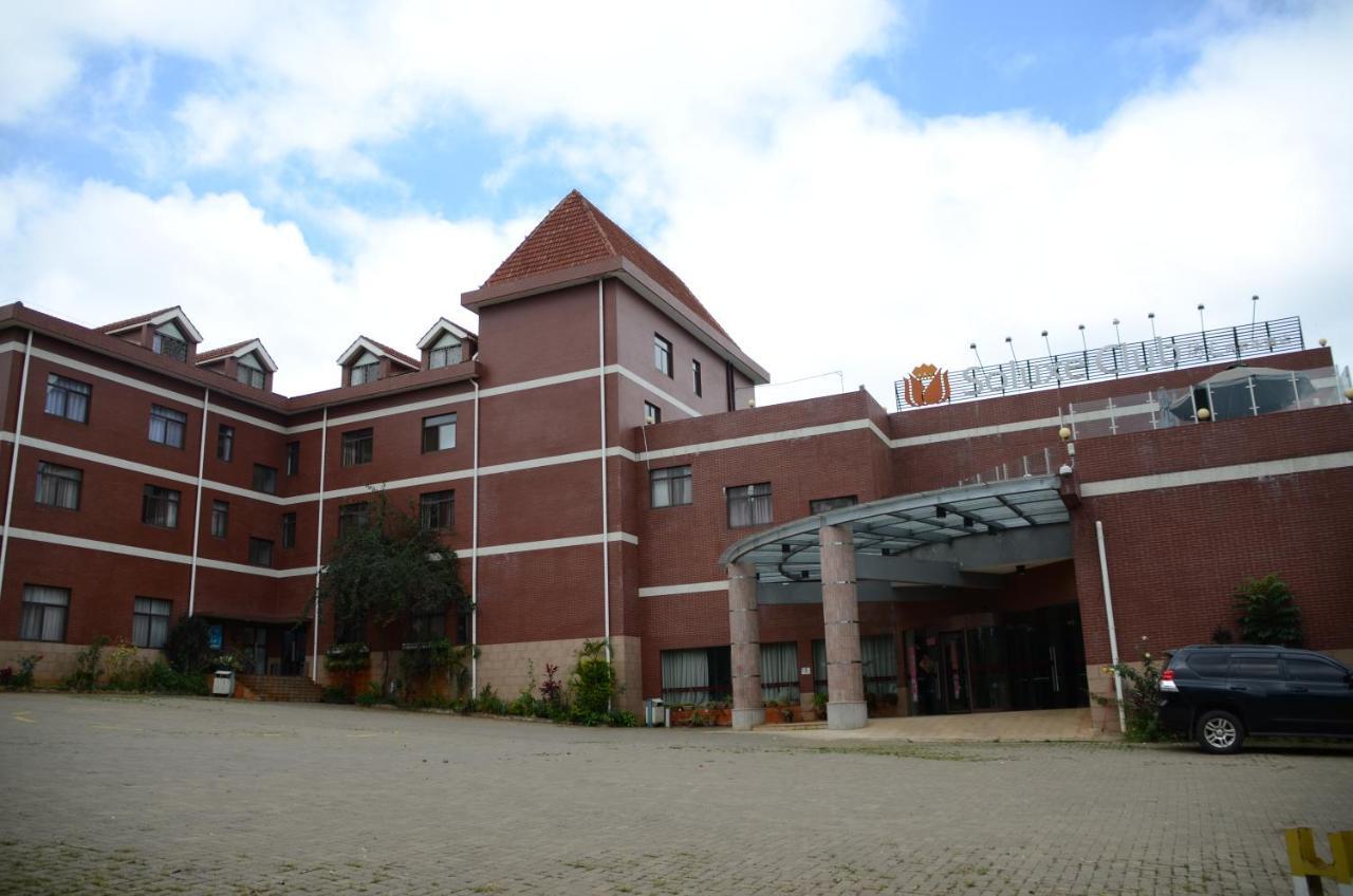 Soluxe Club International Hotel Nairobi Exterior foto